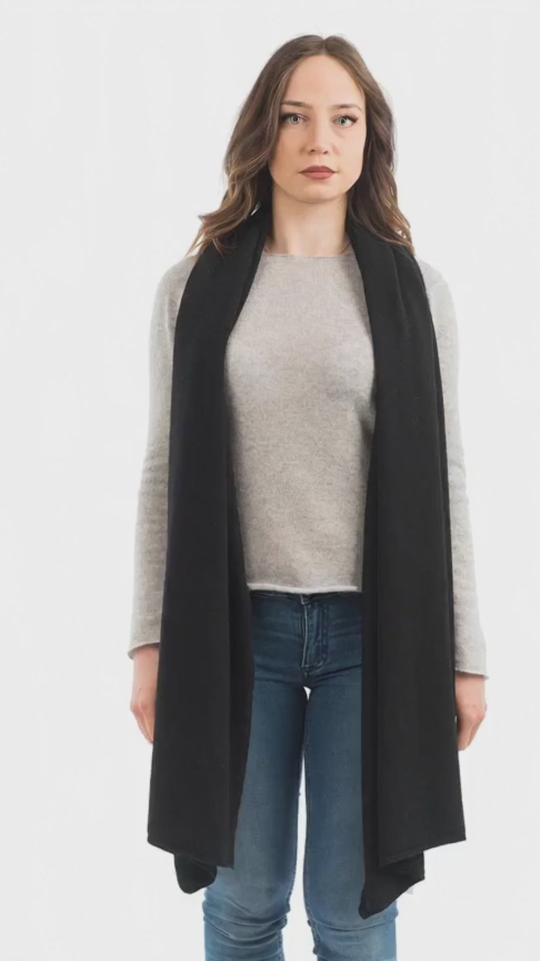 Stola misto cashmere, colore Nero, video | Dalle Piane Cashmere