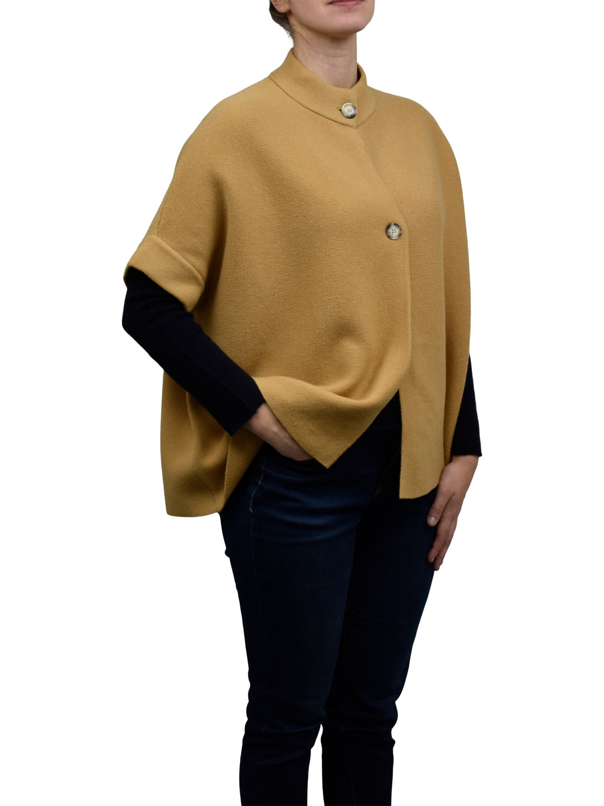 Cape femme à deux boutons mélange cachemire, coloris Camel | Dalle Piane Cashmere