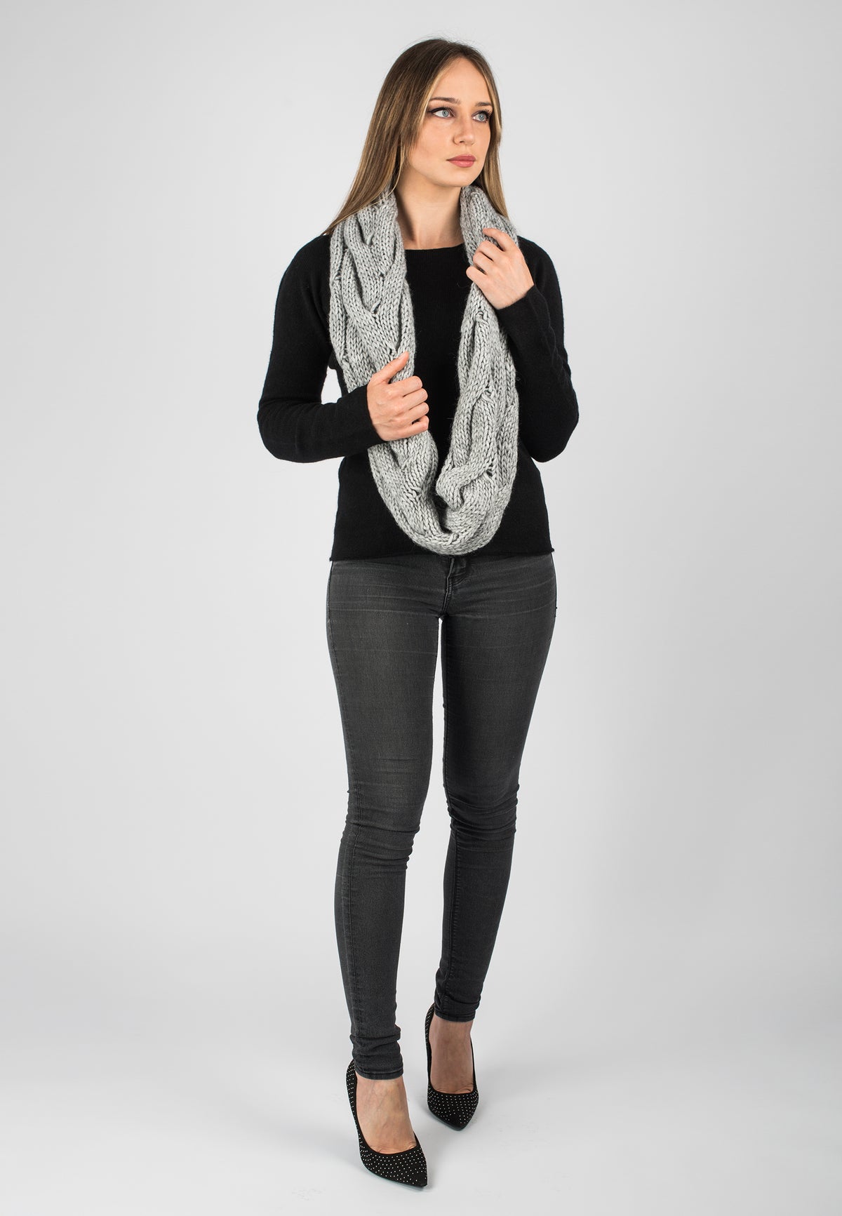 Écharpe à torsades laine et alpaga, coloris Gris, vue 5 | Dalle Piane Cashmere