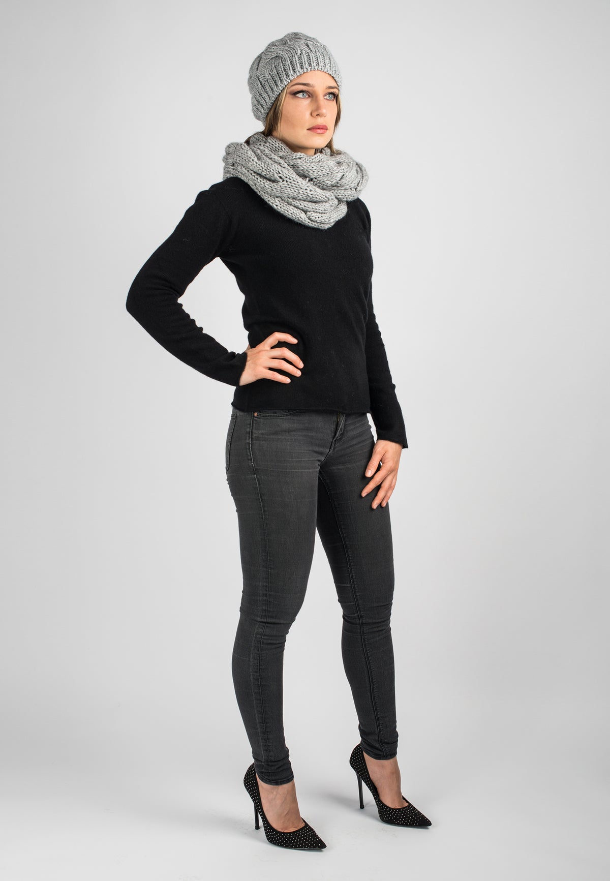 Écharpe à torsades laine et alpaga, coloris Gris, vue 10 | Dalle Piane Cashmere