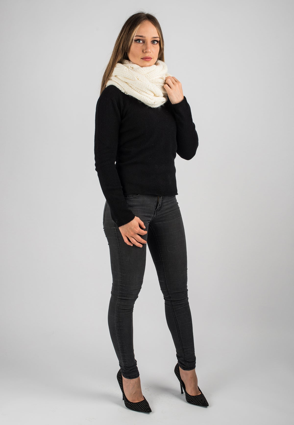 Écharpe à torsades laine et alpaga, coloris Crème, vue 4 | Dalle Piane Cashmere