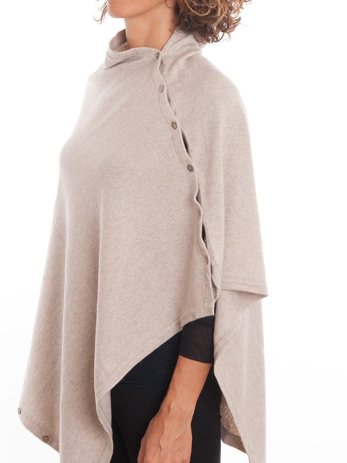 Poncho à boutons femme mélange cachemire, coloris Beige, vue 3 | Dalle Piane Cashmere