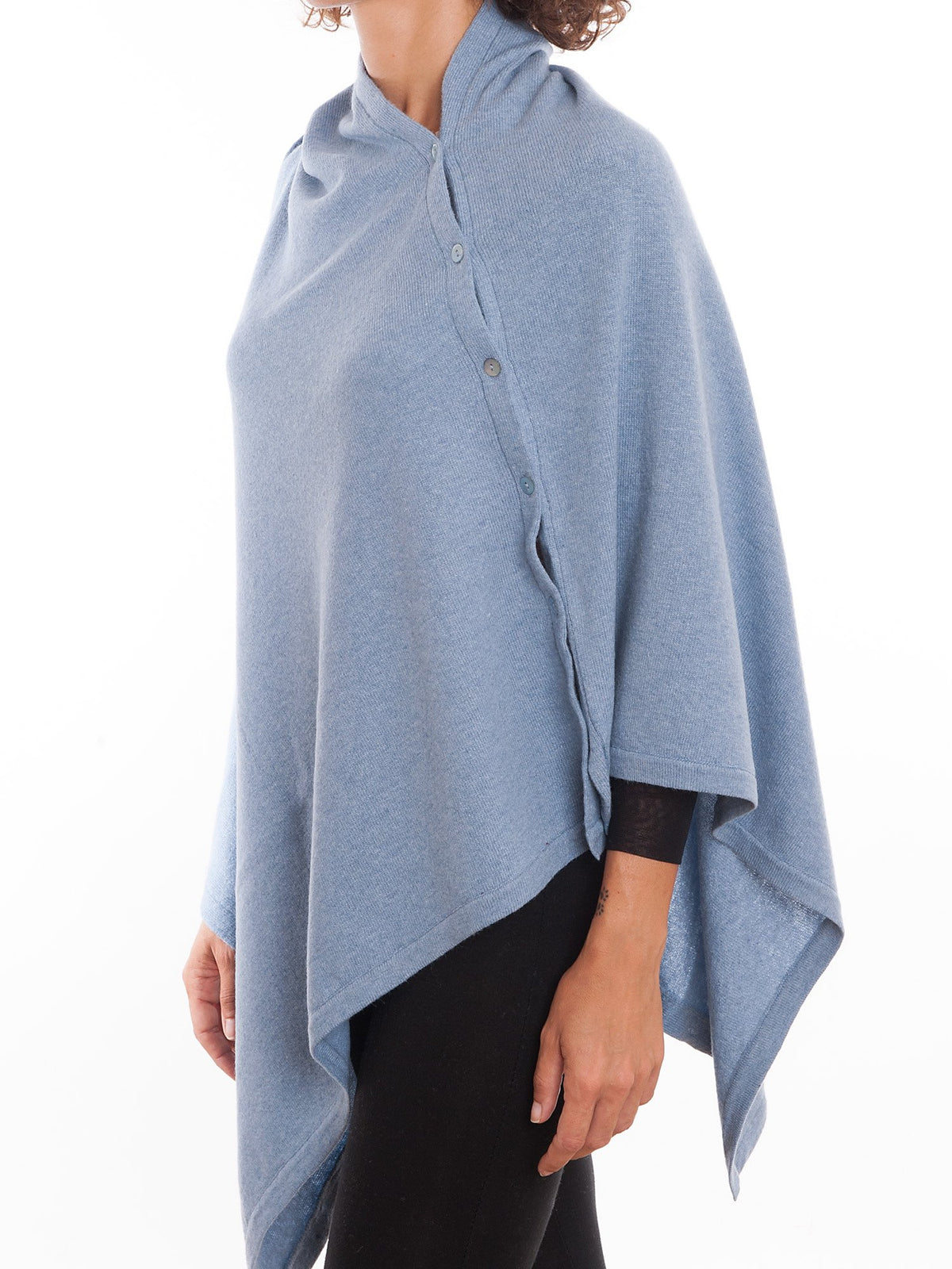 Poncho à boutons femme mélange cachemire, coloris Ciel, vue 3 | Dalle Piane Cashmere