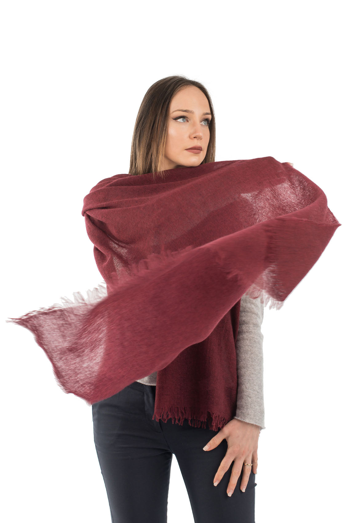 Pashmina femme 100 % cachemire, coloris Bordeaux, vue 2 | Dalle Piane Cashmere