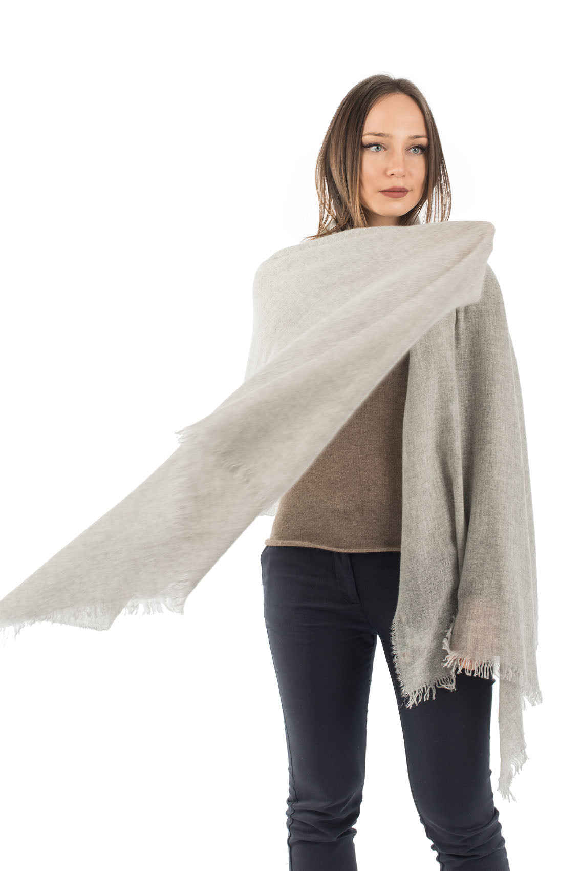 Pashmina femme 100 % cachemire, coloris Gris, vue 2 | Dalle Piane Cashmere